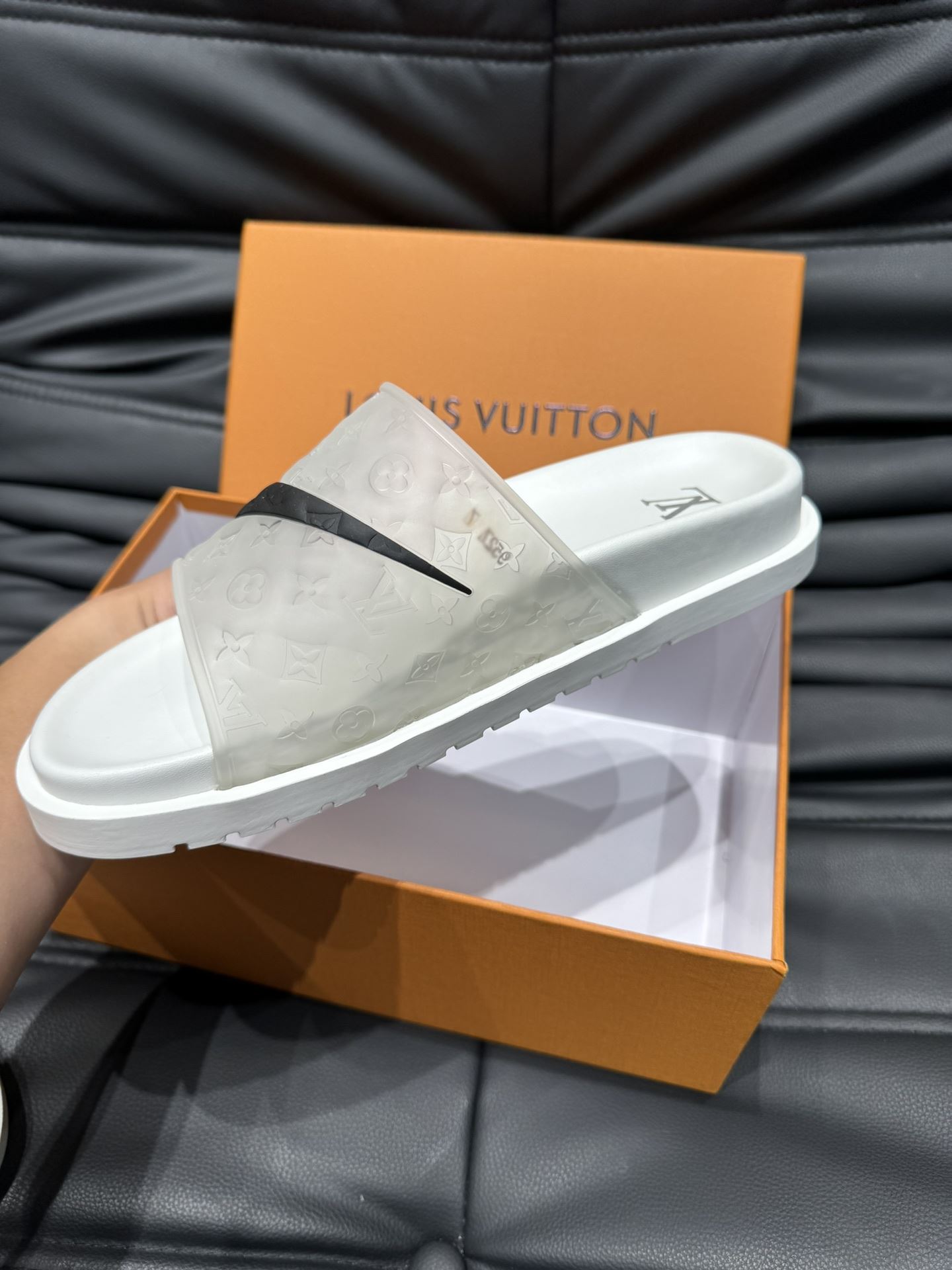 Louis Vuitton Slippers